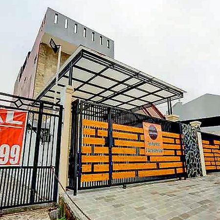 Jabusimo Syariah Redpartner Hotel Джакарта Екстериор снимка