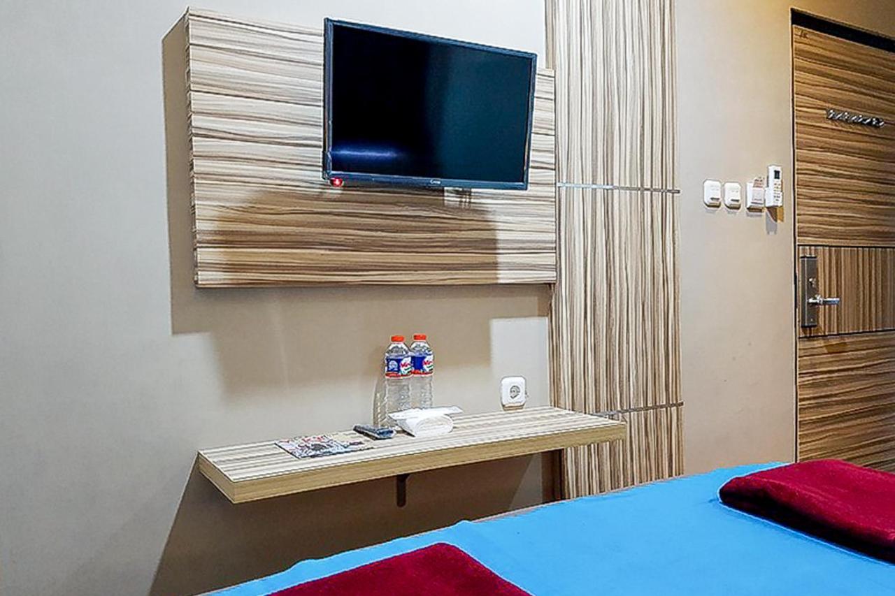 Jabusimo Syariah Redpartner Hotel Джакарта Екстериор снимка